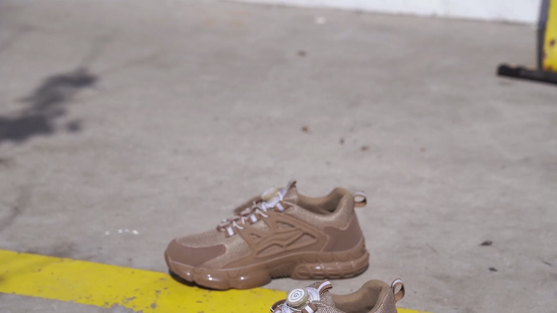 GemChve Steel Toe Safety Shoes with Quick-Dial Closure